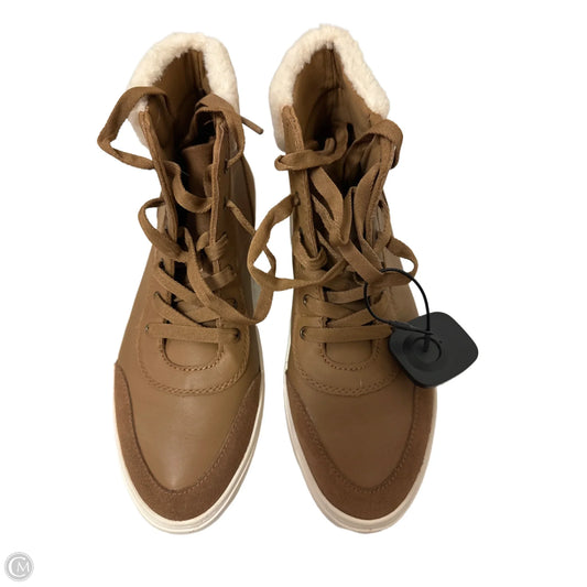 Shoes Designer By Ugg In Tan, Size: 9.5
