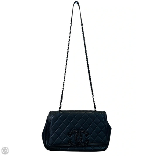 Crossbody Luxury Designer By Chanel, Size: Medium